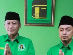 H. A. Habibulloh (kanan) Ketua DPC PPP Kabupaten Pasuruan, dan Moh. Aminuddin (kiri) sebagai Sekretaris.